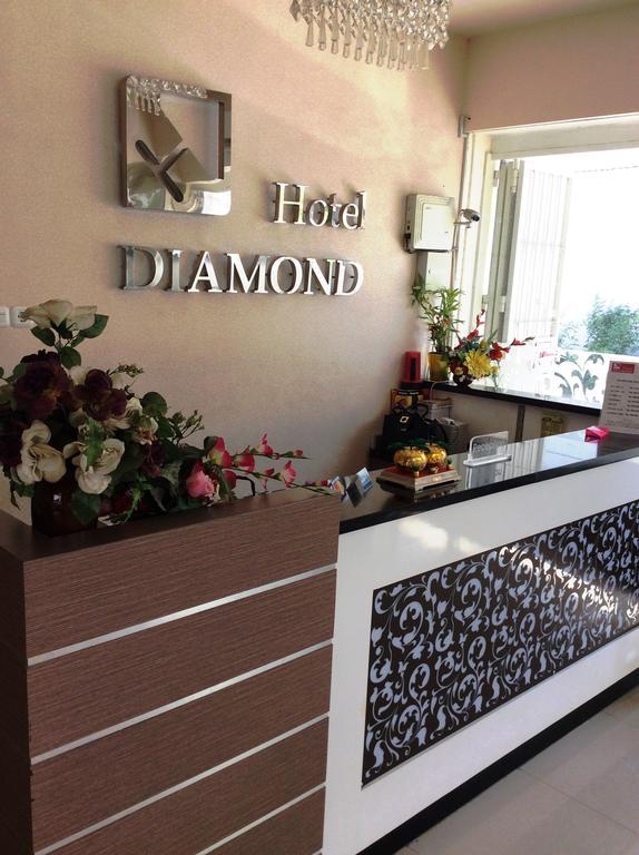 Hotel Diamond Makassar Buitenkant foto