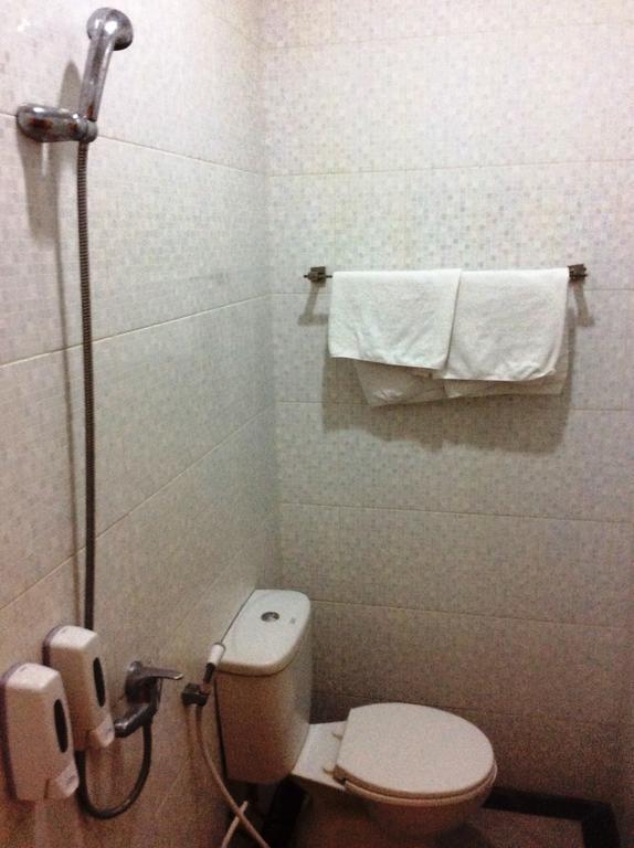 Hotel Diamond Makassar Kamer foto