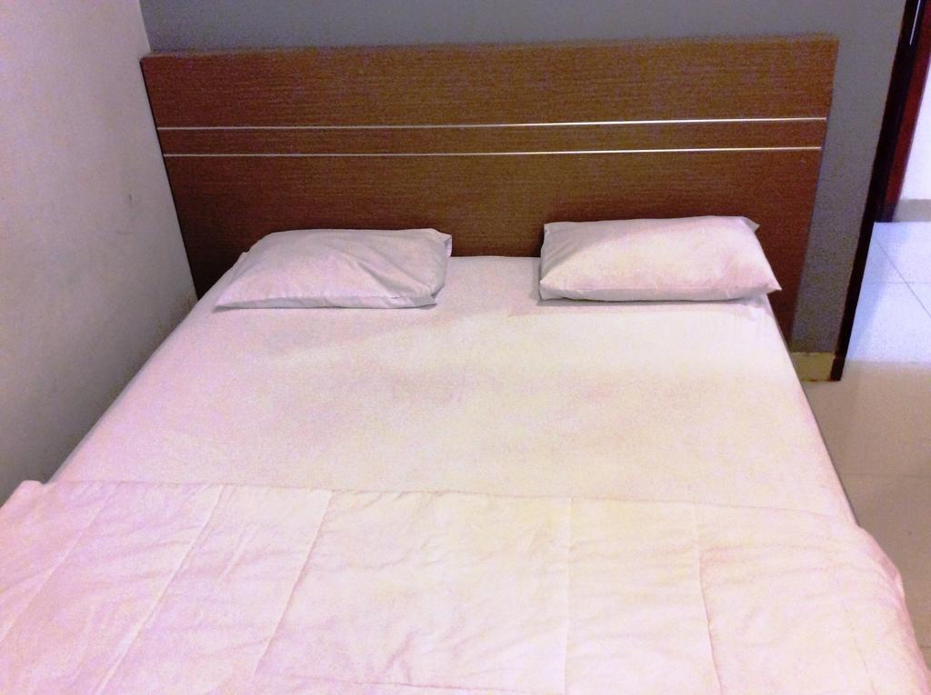 Hotel Diamond Makassar Kamer foto