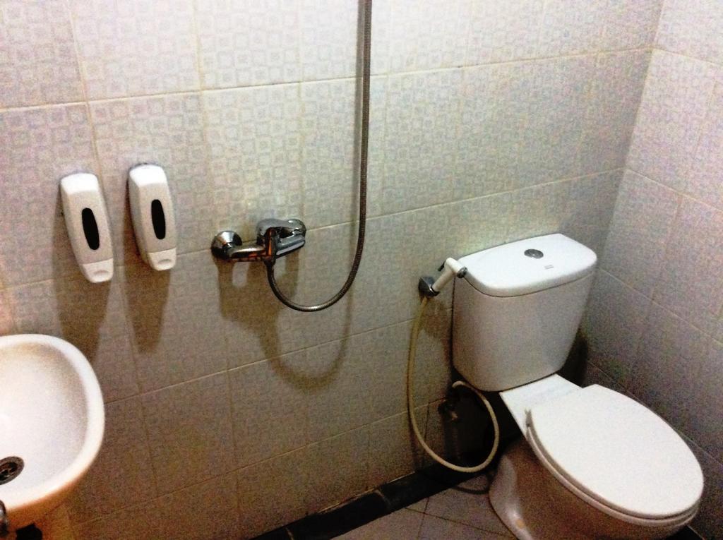 Hotel Diamond Makassar Kamer foto