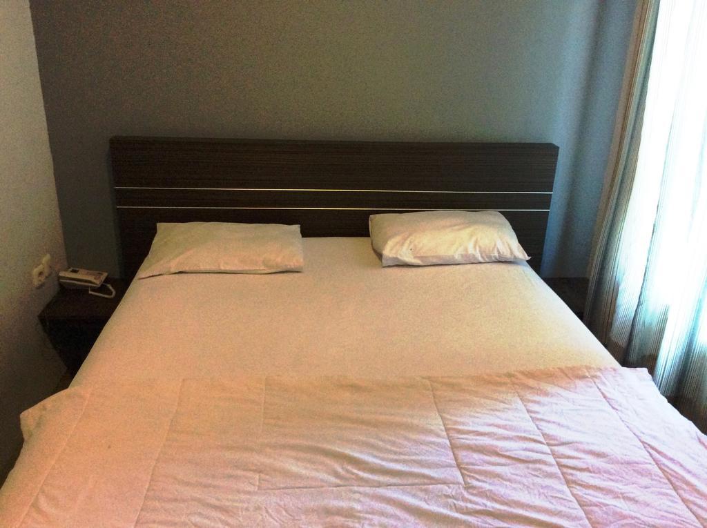 Hotel Diamond Makassar Kamer foto