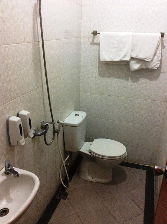 Hotel Diamond Makassar Kamer foto
